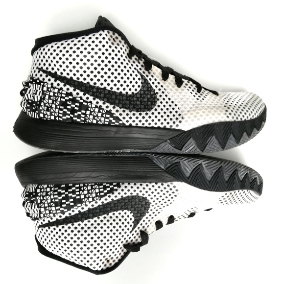 Nike Kyrie 1 BHM - Picture 3 of 9